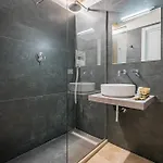 Anfihouse And شقة *