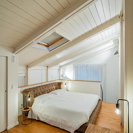 Anfihouse And Assisi