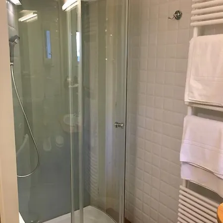 Anfihouse And Assisi