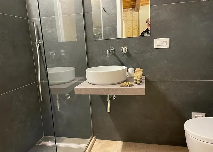 Anfihouse And * Assisi