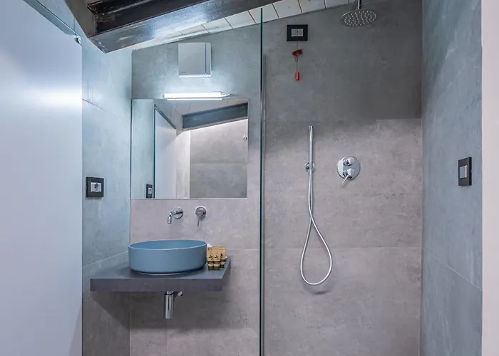 Anfihouse And Assisi