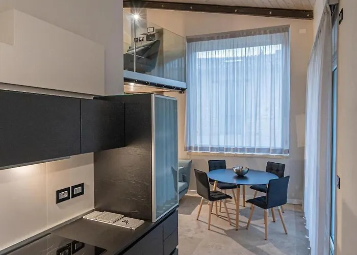 Anfihouse And Assisi